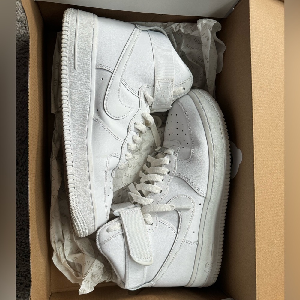 Nike Air Force 1 HI 07 Triple White Extra High Top Sneakers Size 8.5 DD9624 100 - Picture 2 of 6